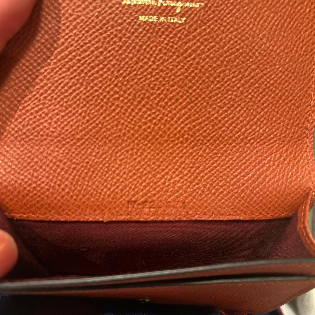 うぱ！早い者勝ち！名刺入れ フェラガモ