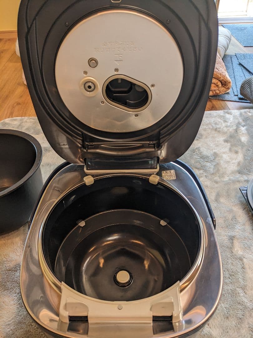 TOSHIBA 真空圧力IH炊飯器 RC-18VXN 東芝 1升 10合