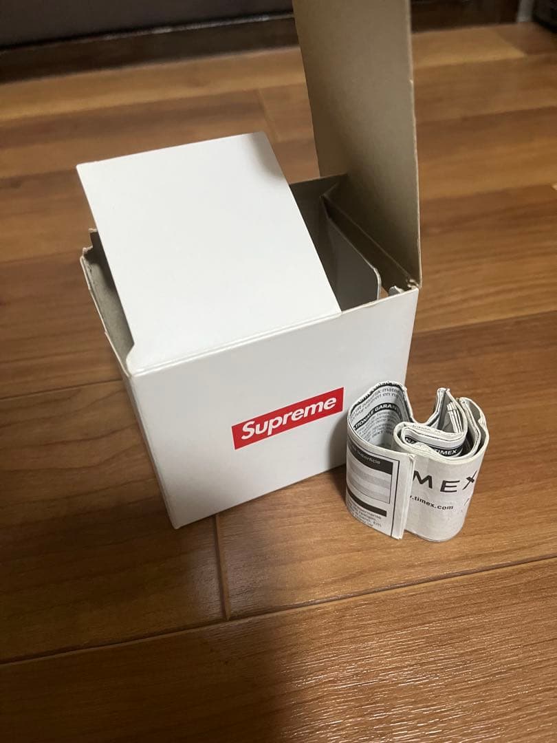 最終価格　TIMEX Supreme デジタル腕時計