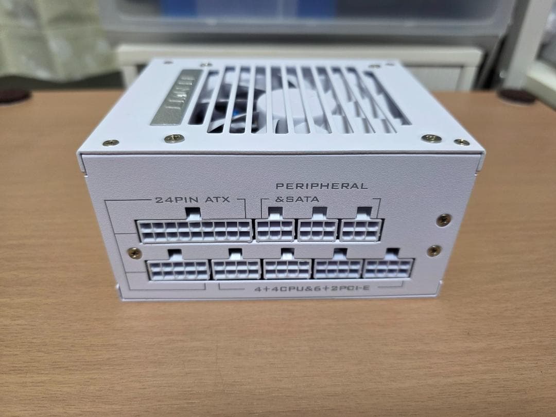 Lian Li SP750 750W SFX電源ユニット