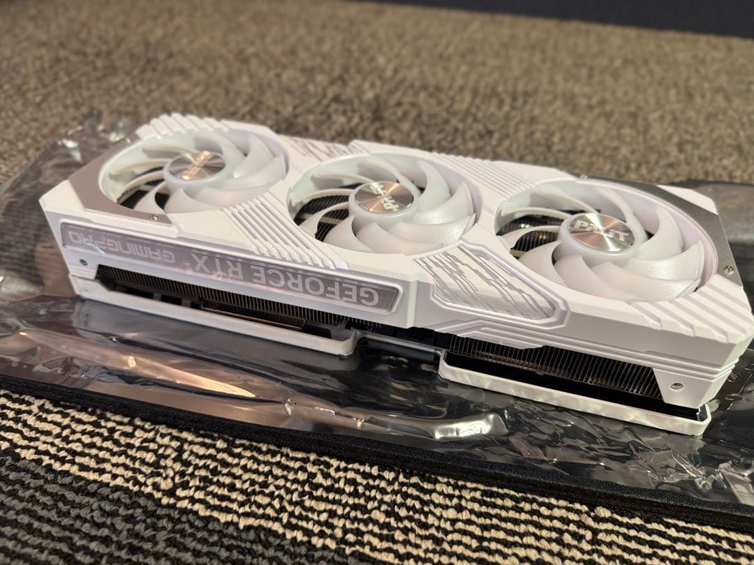 【美品おまけ付き】RTX4070Ti SUPER【白グラボ】