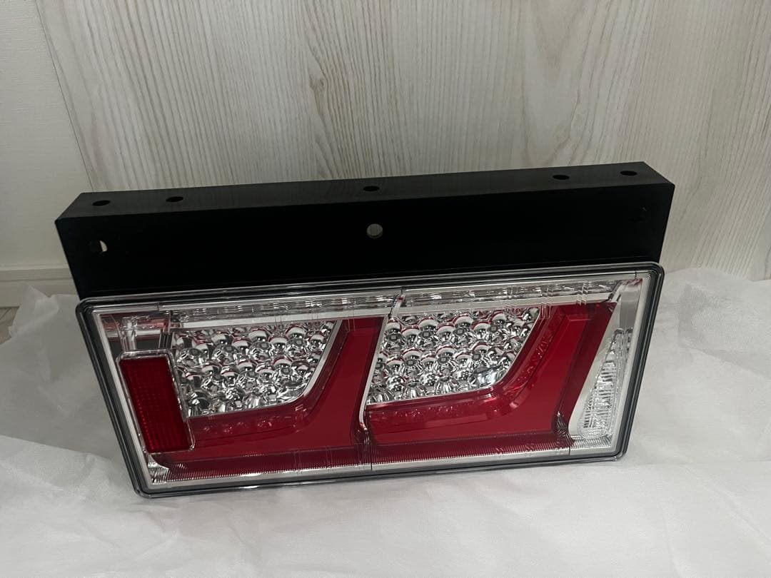 小糸　テールランプ　2連　LED 　ノーマルターン左右セット　新車外し