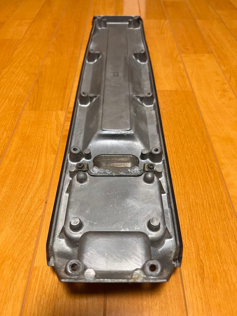 RB26DETT用　純正プラグカバー