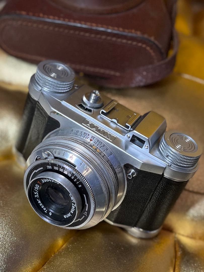 ALTIX 赤T Tessar50mm f3.5 革ケース付 美品