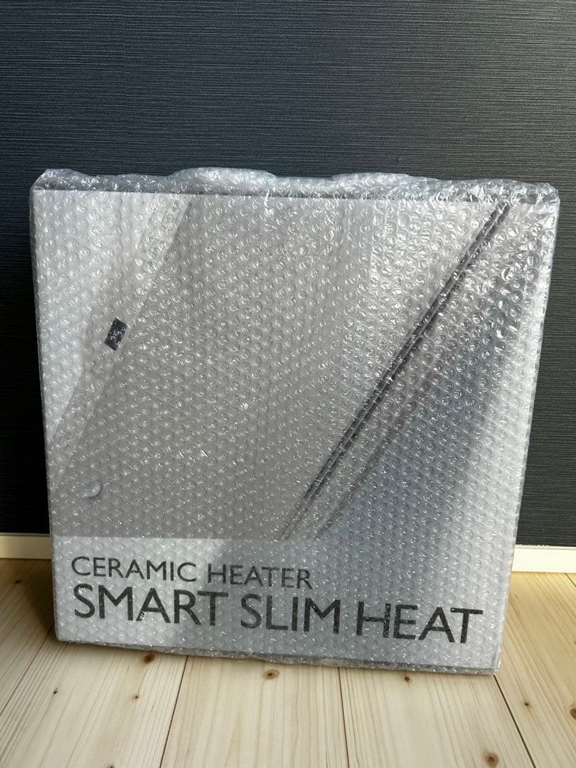 【新品】2025年度製 THREEUPセラミックファンヒーター（ホワイト)