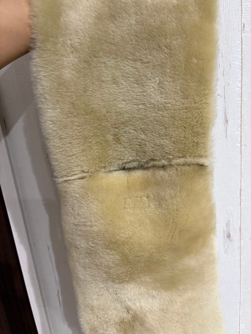 UGGリバーシブルムートンマフラー