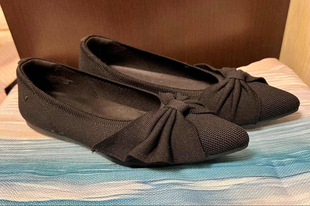 【美品】VIVAIA ブラック フラットシューズ 撥水 リボン 37.5