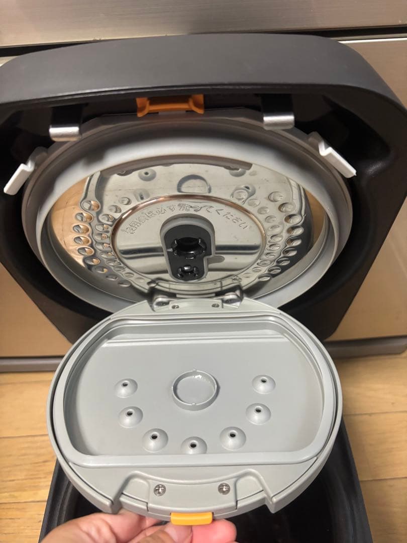 日立 炊飯器 RZ-V100GM ブラック 5.5合炊き 2023年製