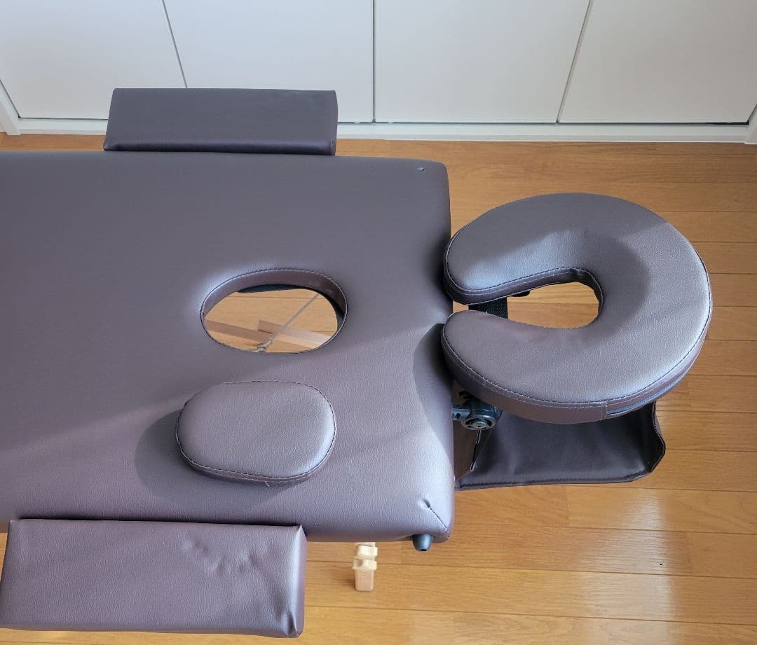 折りたたみマッサージベッド　施術台