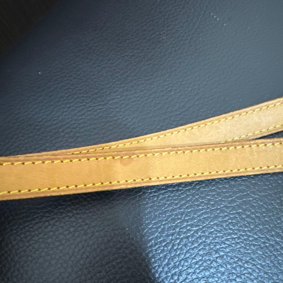 LOUIS VUITTON ヌメ革　ショルダーストラップ①