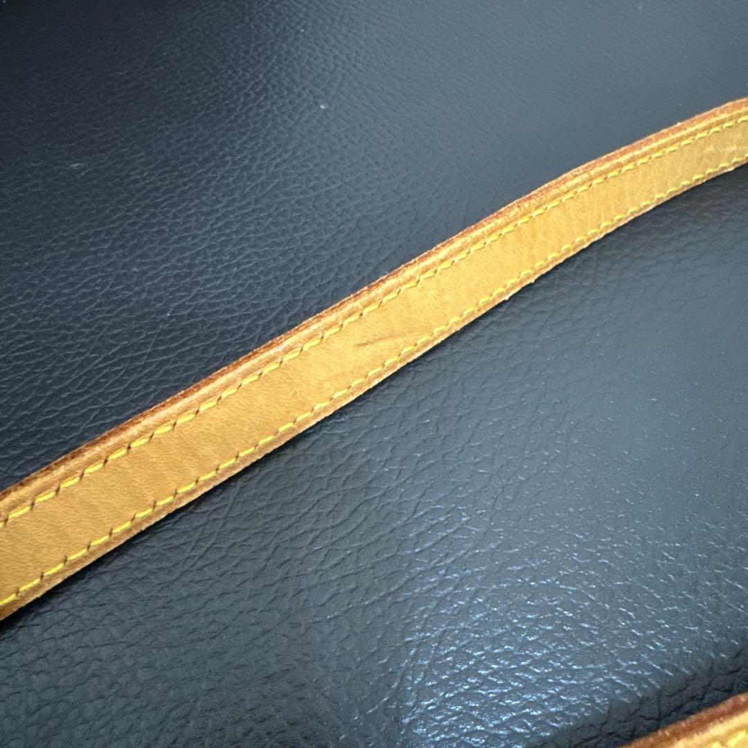 LOUIS VUITTON ヌメ革　ショルダーストラップ①