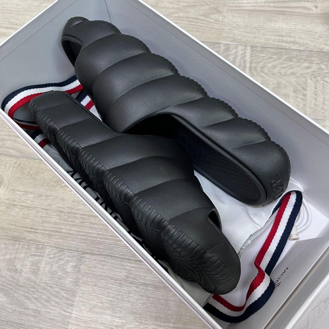 ゆ*こ様 新品未使用 MONCLER ブラック サンダル 40 【56b1529