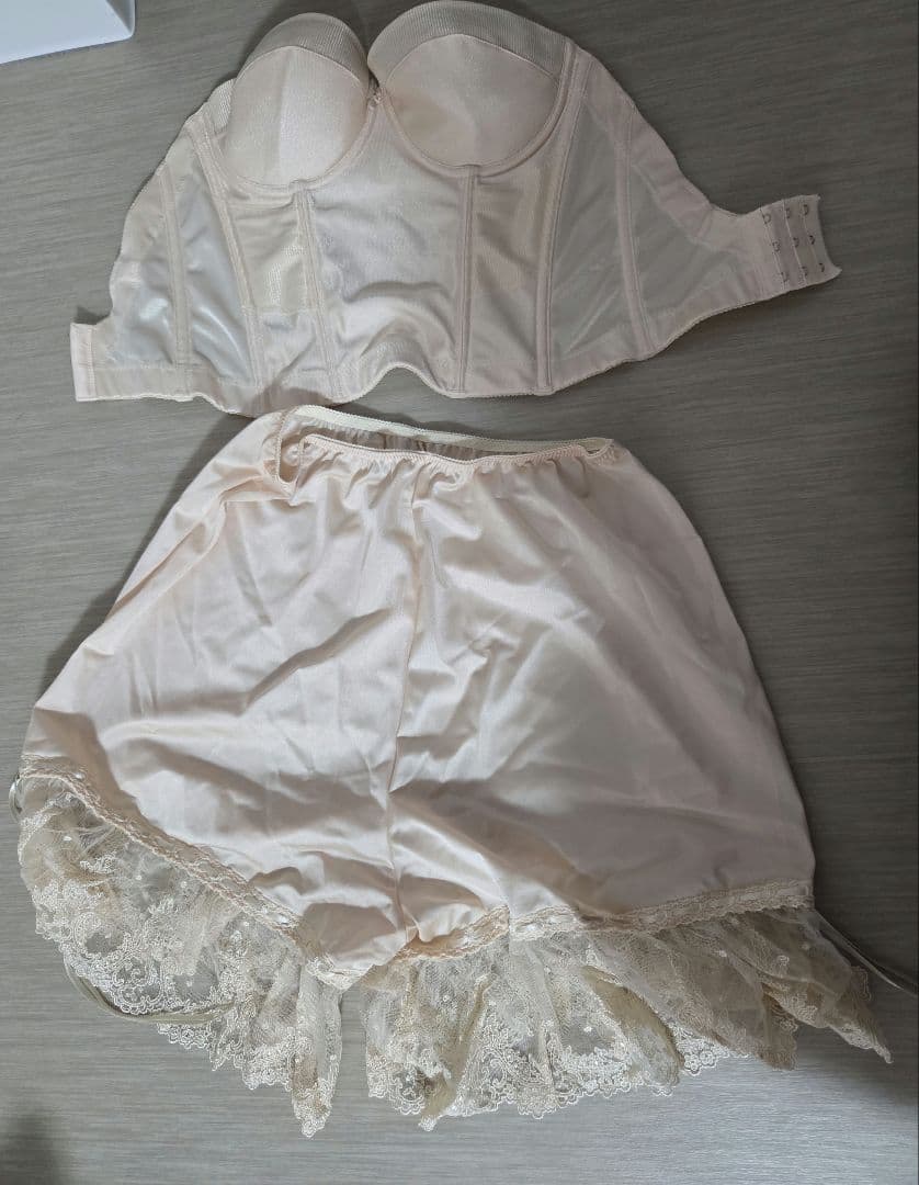 【即購入可】ブライダルインナー ビスチェのみ