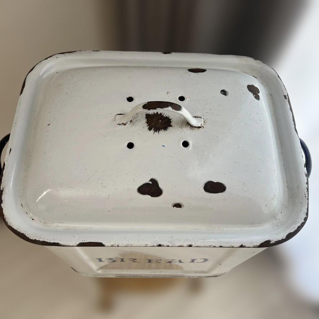 アンティーク　ブレッド缶