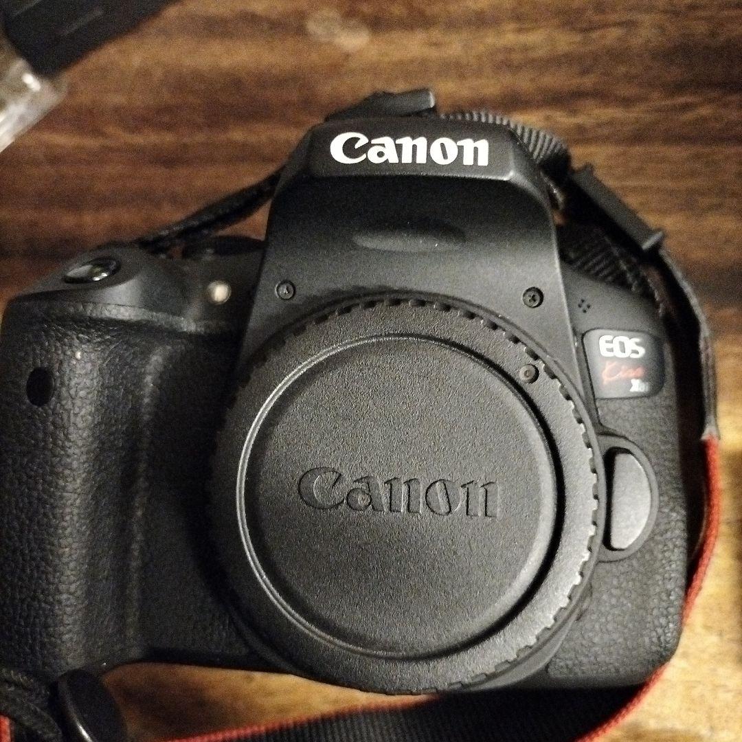 キヤノンイオスキス　X8i18〜55㍉ZoomLens日本製