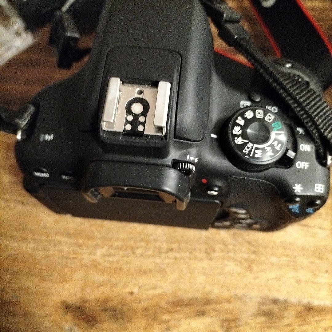 キヤノンイオスキス　X8i18〜55㍉ZoomLens日本製