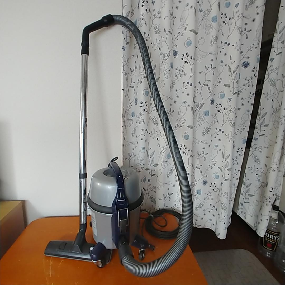 【18】パナソニック 業務用掃除機 380W MC-G3000P
