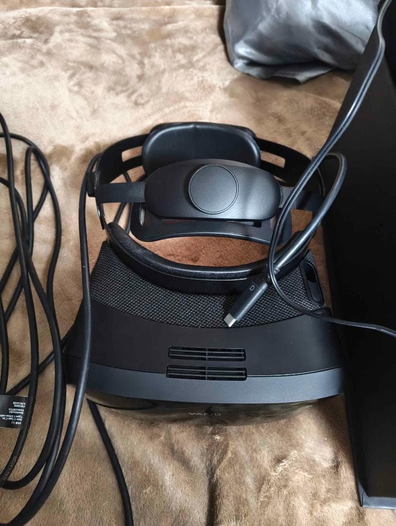 せら　 VR HMD Varjo Aeroヘッドセット アイトラ対応