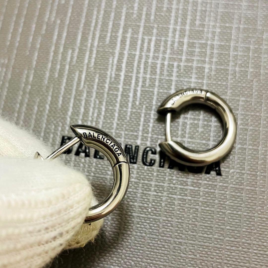 未使用級✨付属完備✨BALENCIAGA ピアス フープ シルバー ロゴ 現行