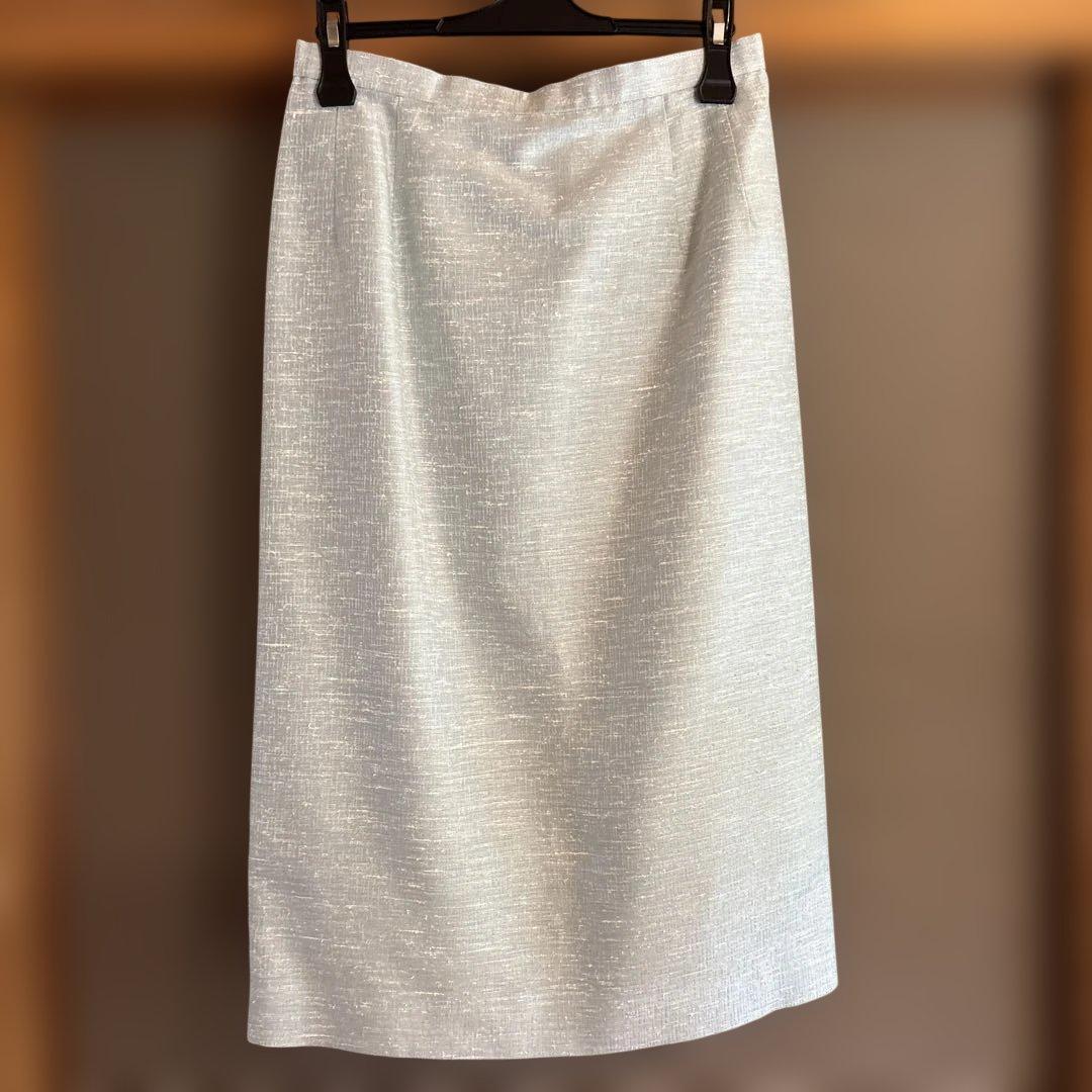 新品タグ付 10.2万円 ピエールカルダン フリル美しいエレガントスーツ　13号