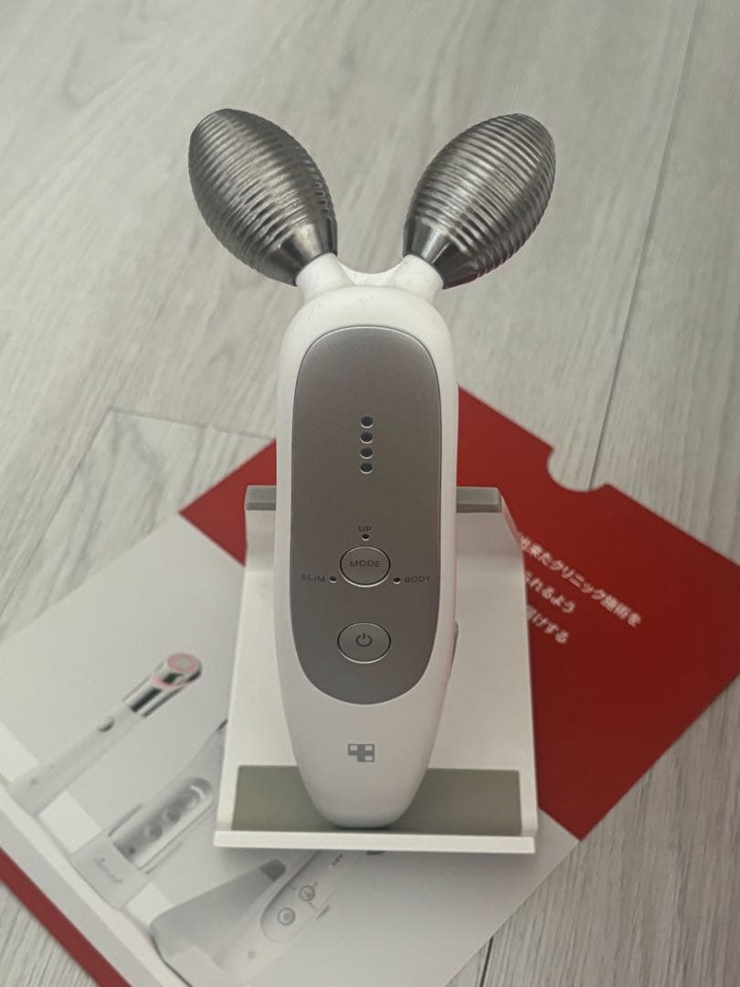 メディキューブ　AGE-R EMSダーマショット