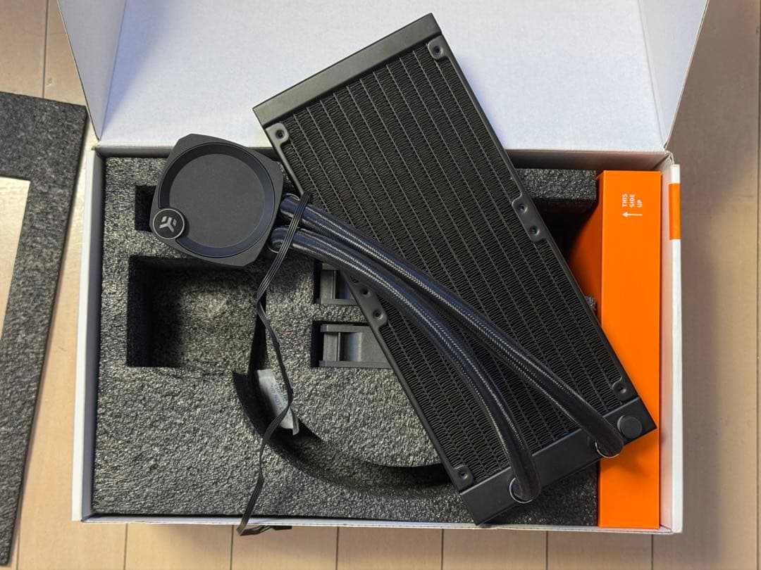 EK NUCLEUS AIO CR240 Dark 中古