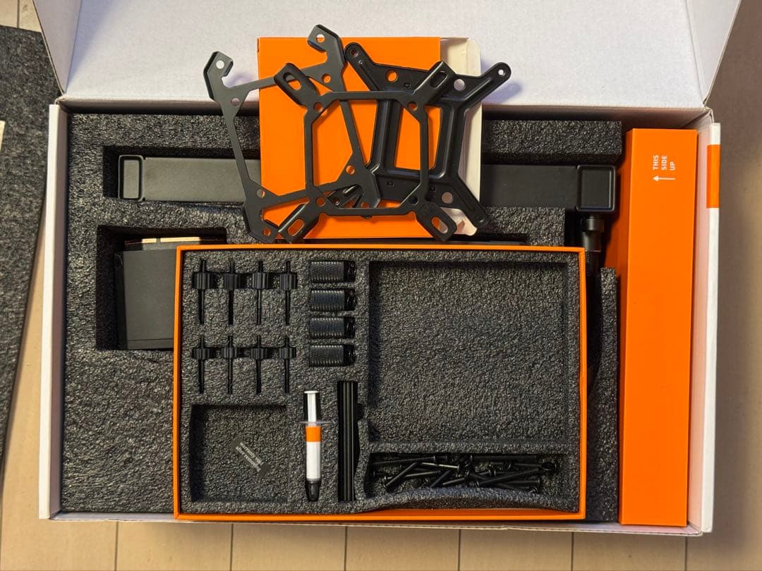 EK NUCLEUS AIO CR240 Dark 中古