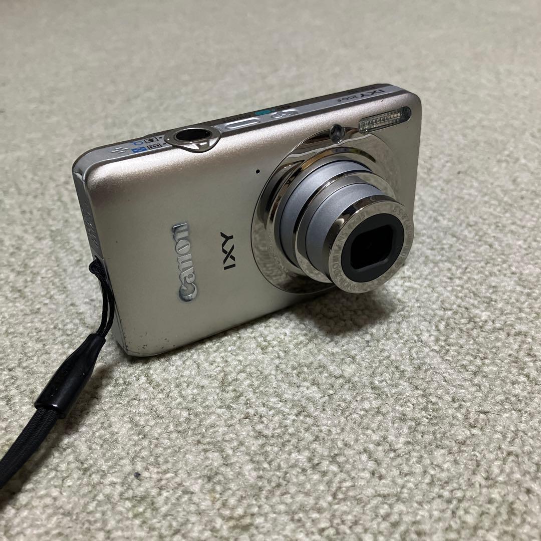 Canon ixy 210F シルバー　キャノン コンパクトデジタルカメラ