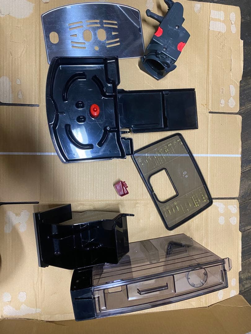 デロンギ　コンパクト自動エスプレッソマシン　マグニフィカSプラス　現状品