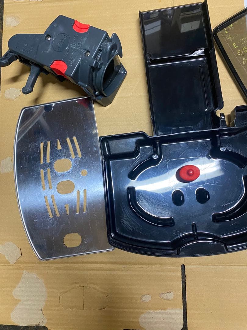 デロンギ　コンパクト自動エスプレッソマシン　マグニフィカSプラス　現状品