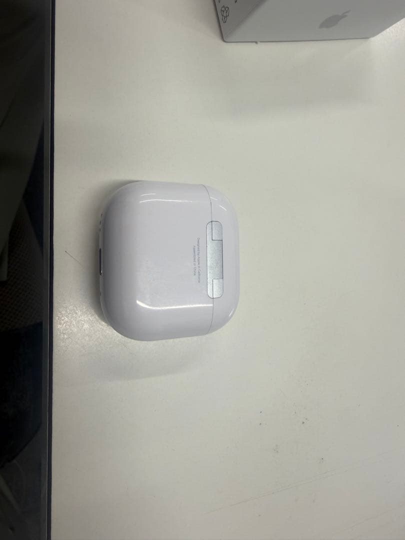 Airpods4ANC搭載　美品ほぼ未使用品