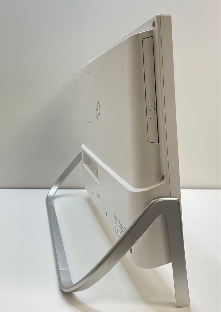 #580 富士通 FMVF70B3W 21.5インチ i7-7700HQ 16G