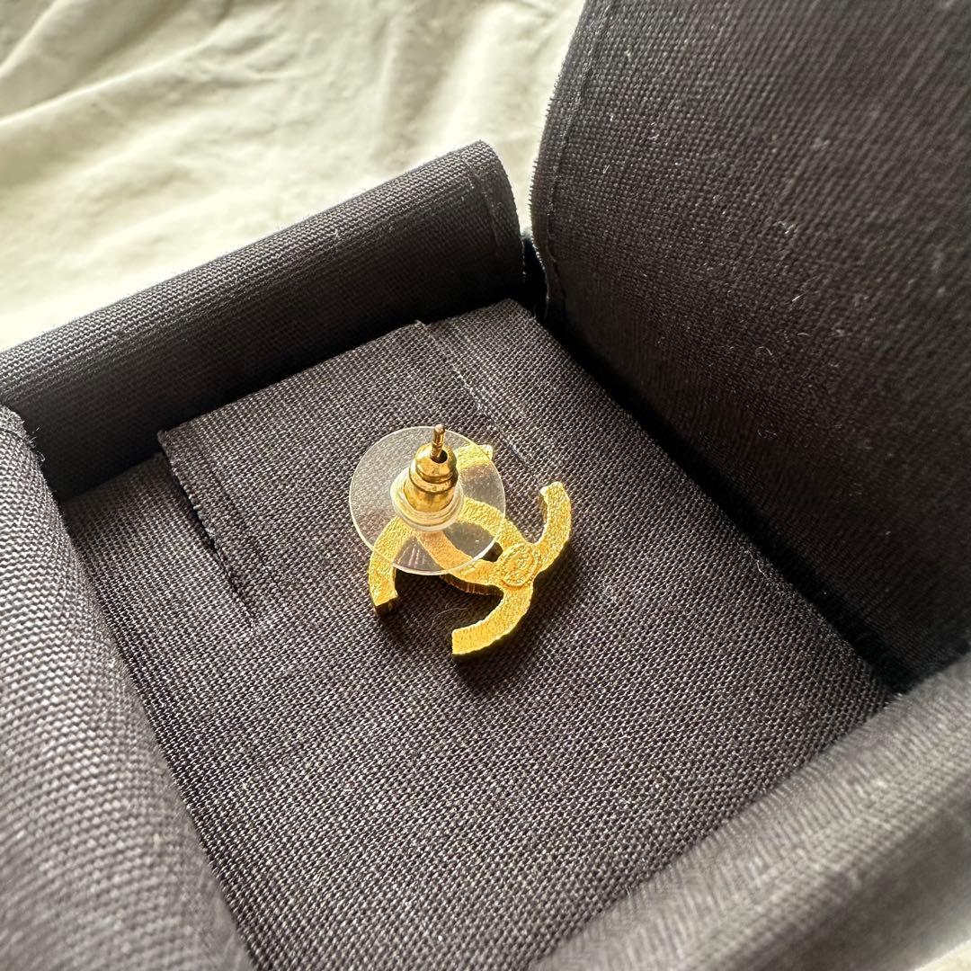 CHANEL ピアス　イエローゴールド