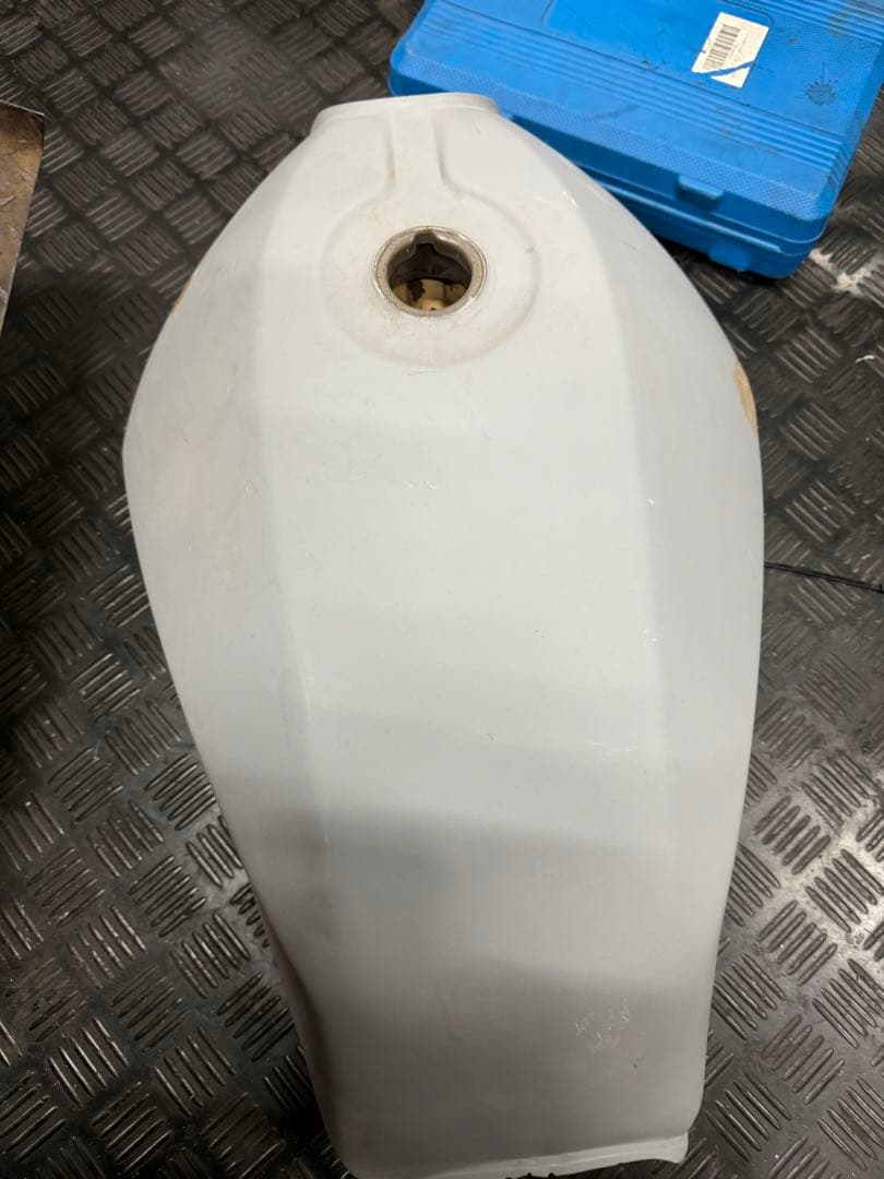 AK CBX 400F 純正タンク