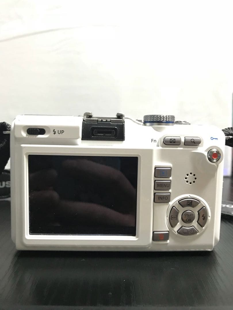 【みゃく】OLYMPUS(オリンパス) ミラーレスカメラ E-PL1