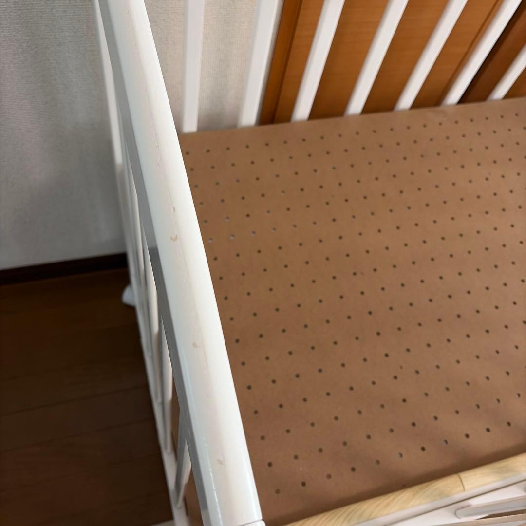 ピ*ツ様 ホワイト ベビーベッド　カトージ　ミニ