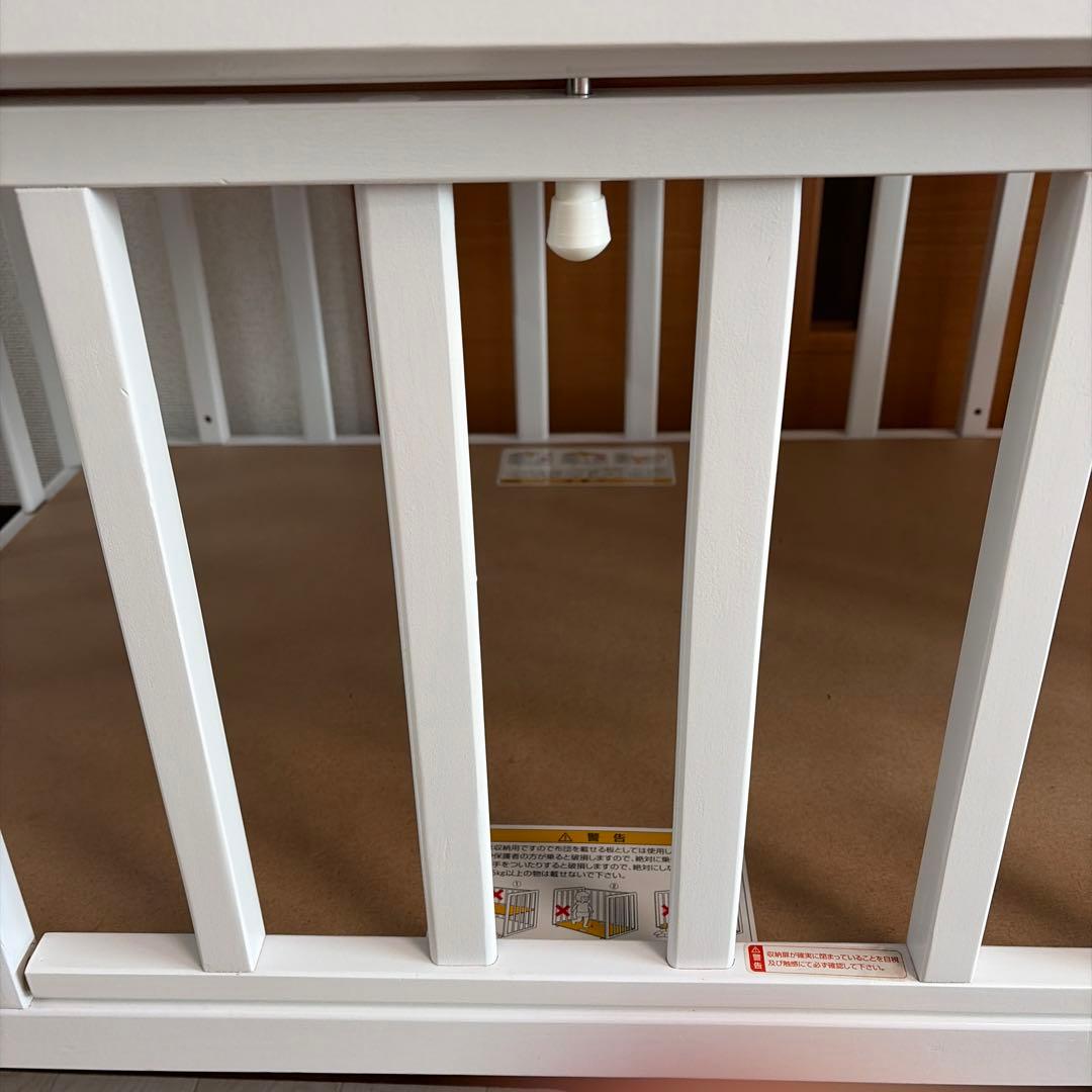 ピ*ツ様 ホワイト ベビーベッド　カトージ　ミニ