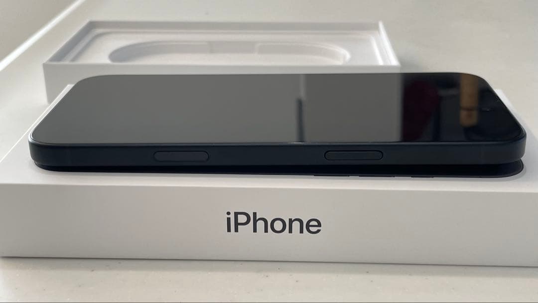 極美品iPhone16Plus 128GBブラック