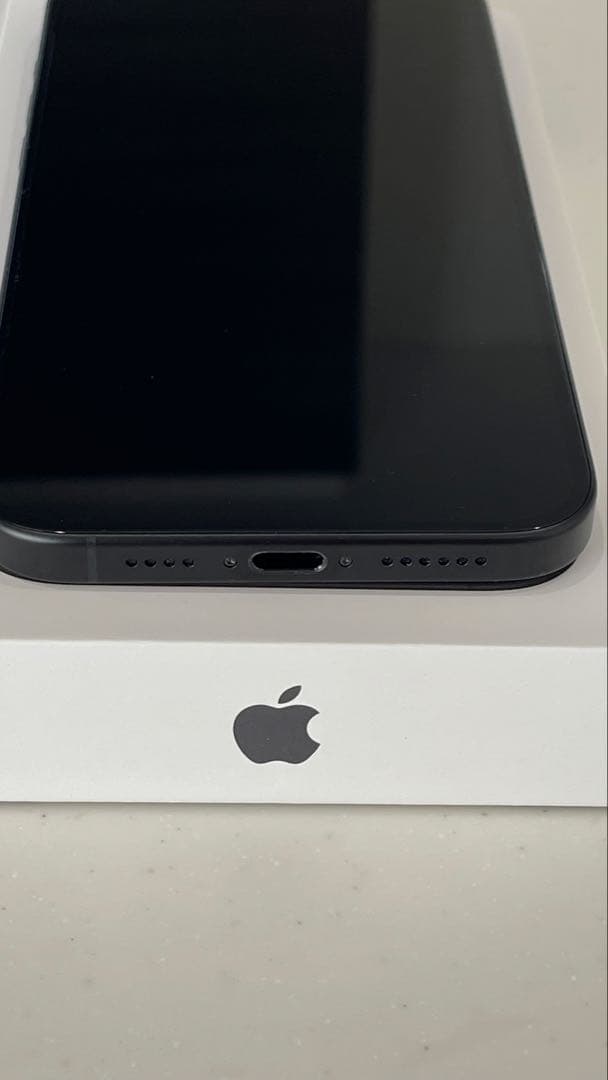 極美品iPhone16Plus 128GBブラック