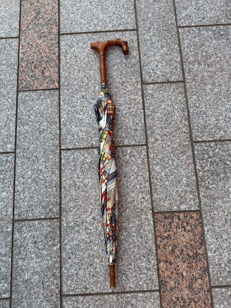 ヴィヴィアン 長傘 竹製ハンドル 美品 オーブ柄