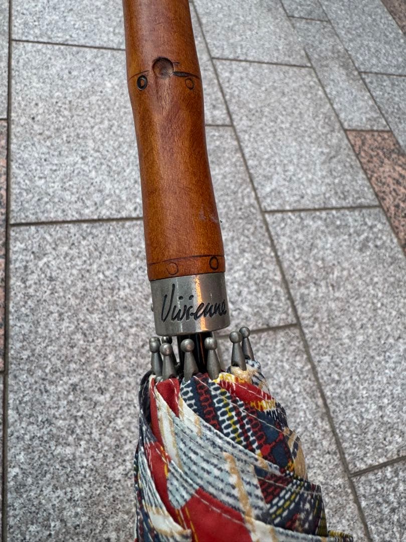ヴィヴィアン 長傘 竹製ハンドル 美品 オーブ柄