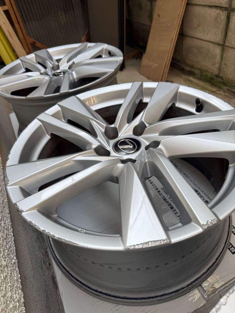 Y(*ˊᵕˋ*)プロフ未読は即ブロック専用2021年製 レクサスIS 　ホイール