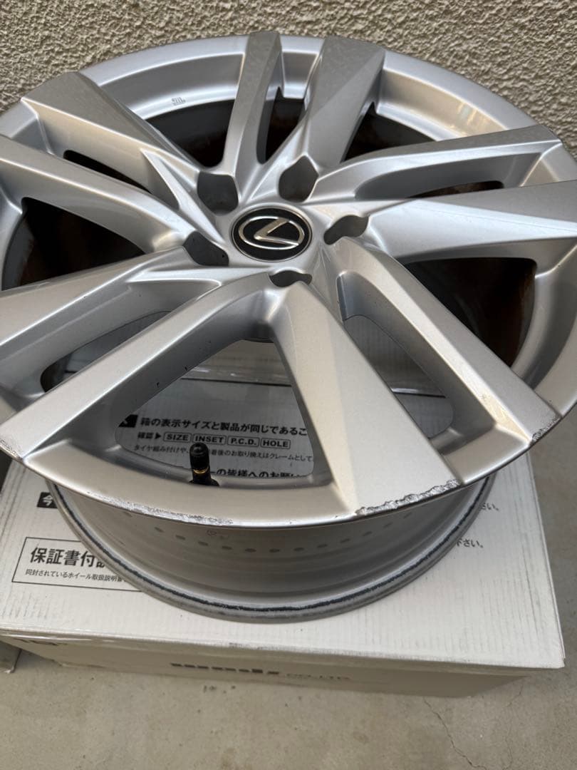 Y(*ˊᵕˋ*)プロフ未読は即ブロック専用2021年製 レクサスIS 　ホイール
