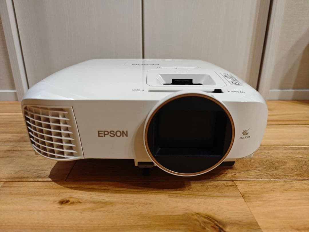 EPSON 家庭用プロジェクター EH-TW5650