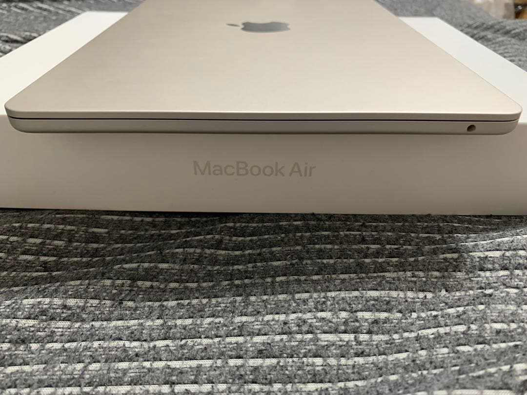 M2 MacBook Air 13.6インチ 16GB 256GB スターライト