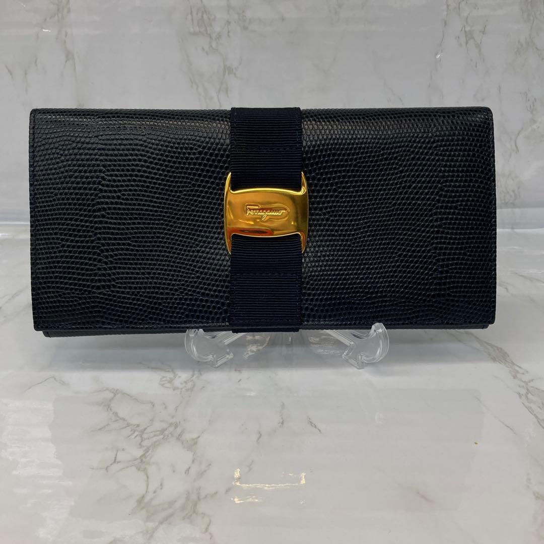 ほぼ新品　フェラガモ　長財布　Salvatore Ferragamo