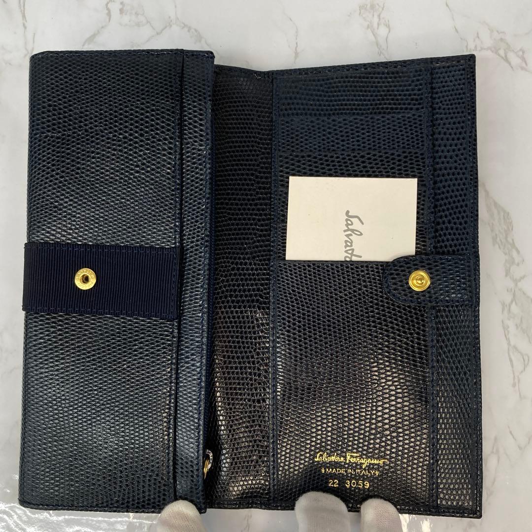 ほぼ新品　フェラガモ　長財布　Salvatore Ferragamo