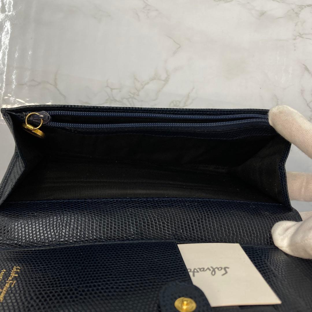 ほぼ新品　フェラガモ　長財布　Salvatore Ferragamo