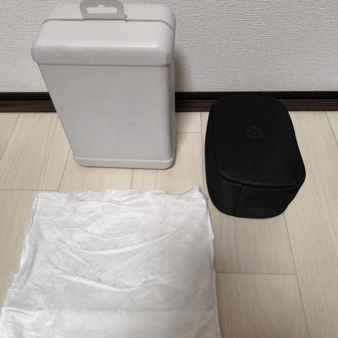 Beats Studio Pro ワイヤレスヘッドフォン MQTR3PA　美品