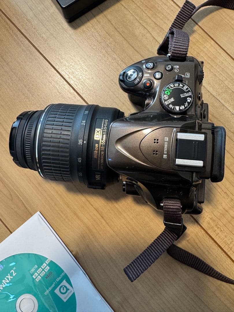 デジタルカメラ Nikon D5200 18-55mm VR Kit + 55-300mm